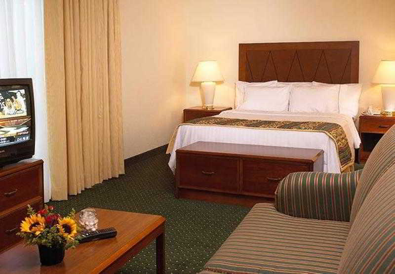 Sonesta Es Suites Cincinnati - Sharonville West Room photo